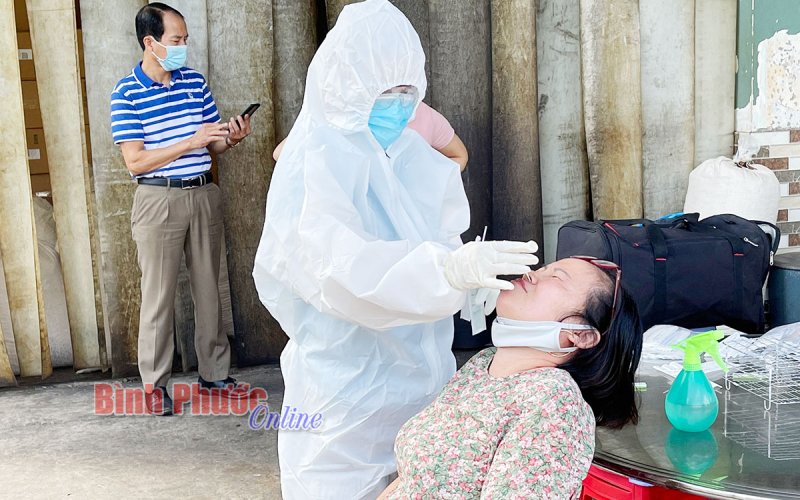 Đồng Xoài phát hiện 1 F0 trong cộng đồng là nữ công nhân 