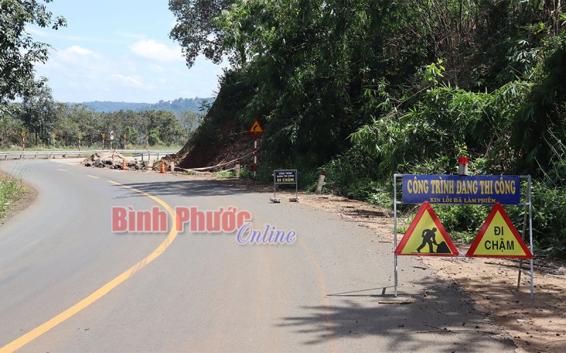 Đường Sao Bọng - Đăng Hà tiếp tục sạt lở