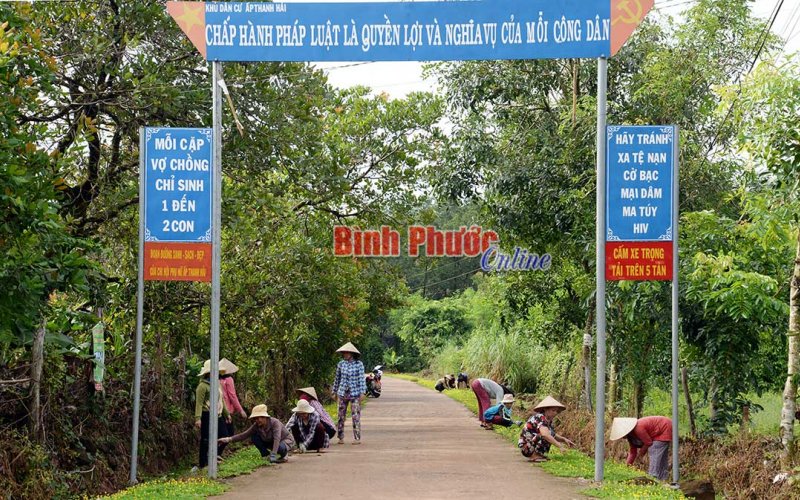 Lấy ý kiến xét tặng Huân chương lao động hạng Ba cho nhân dân và cán bộ thị xã Bình Long