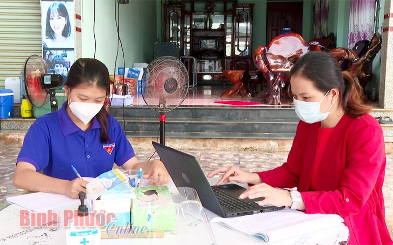 Những “bóng hồng” nơi tuyến đầu