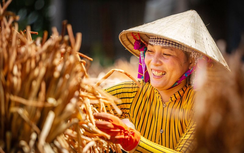 T&ocirc;n vinh những phụ nữ lao động nh&acirc;n ng&agrave;y 20-10