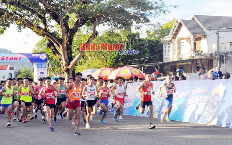 Ban h&agrave;nh điều lệ Giải Vô địch qu&ocirc;́c gia Việt d&atilde; leo n&uacute;i &ldquo;Chinh phục đỉnh cao B&agrave; R&aacute;&rdquo; lần thứ 28, năm 2023