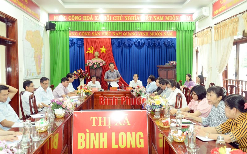 Bình Long: Sắp xếp y, bác sĩ đi đào tạo luân phiên để nâng cao trình độ
