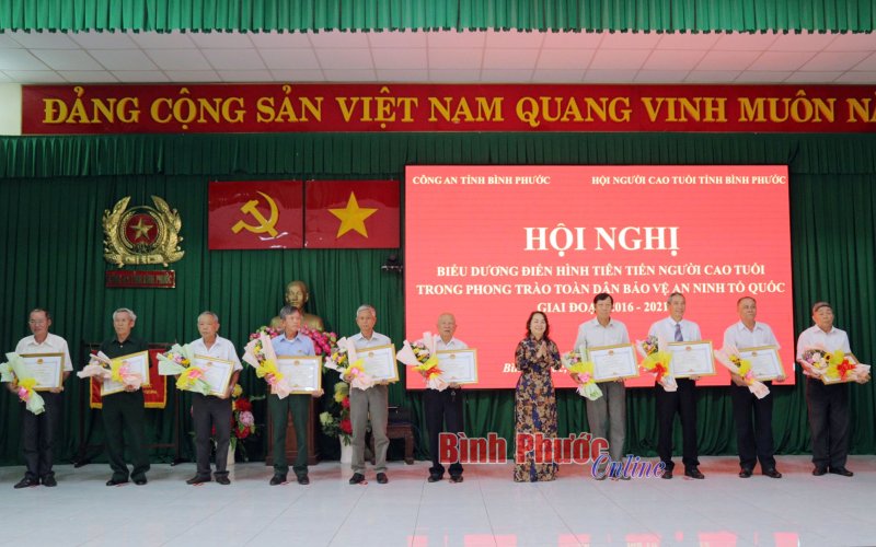 Bình Phước: Biểu dương 37 tập thể, cá nhân người cao tuổi tích cực bảo vệ an ninh Tổ quốc