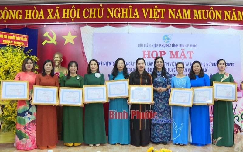 Bình Phước: Họp mặt kỷ niệm 92 năm thành lập Hội LHPN Việt Nam