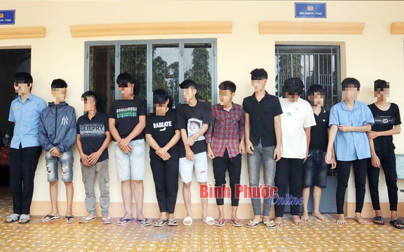 Công an TP. Đồng Xoài bắt nhóm thiếu niên đánh người, cướp tài sản 