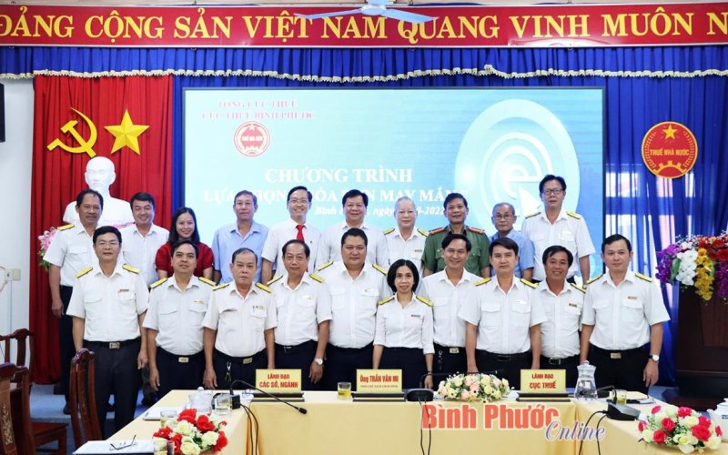 Cục Thuế Bình Phước quay số mở thưởng chương trình “Hóa đơn may mắn” 