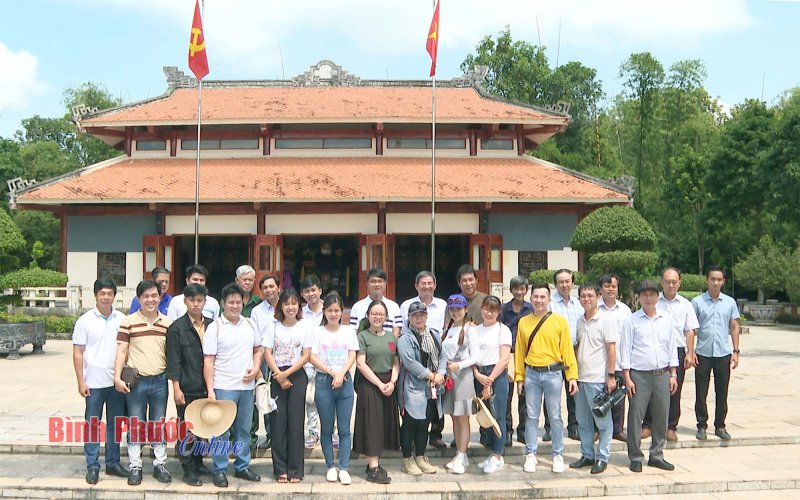 Đài PTTH Tiền Giang về nguồn tại Khu di tích đặc biệt Bộ Chỉ huy miền Tà Thiết