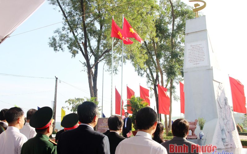 Dâng hương kỷ niệm 93 năm thành lập Chi bộ Đông Dương Cộng sản Đảng