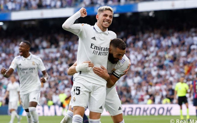 Đánh bại Barcelona, Real Madrid độc chiếm ngôi đầu La Liga