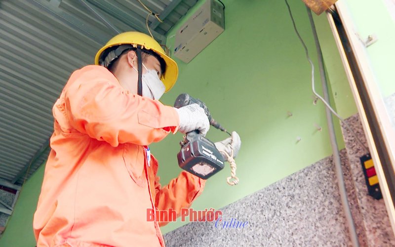 Đầu tư, nâng cao chất lượng điện vùng sâu