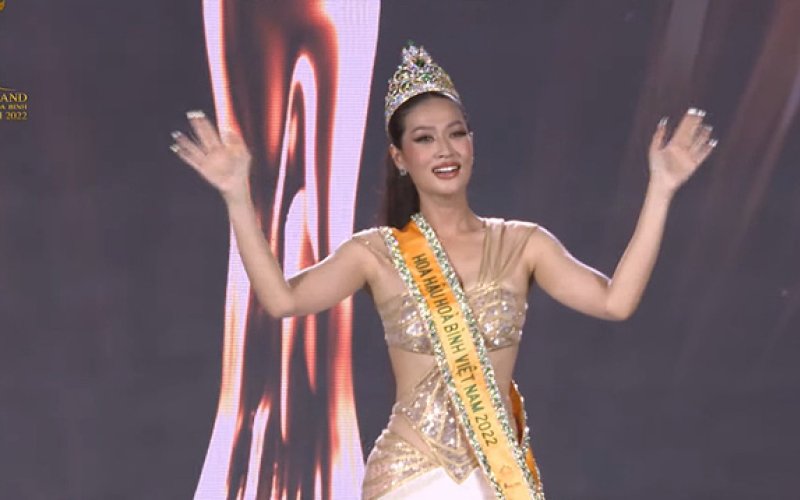 Đo&agrave;n Thi&ecirc;n &Acirc;n đăng quang Hoa hậu H&ograve;a b&igrave;nh Việt Nam 2022