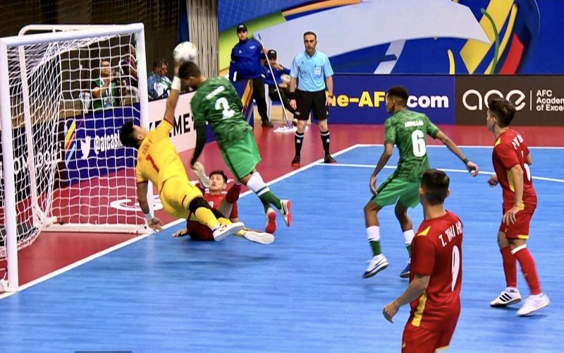 Futsal Việt Nam rộng cửa giành vé vào tứ kết giải futsal châu Á 2022