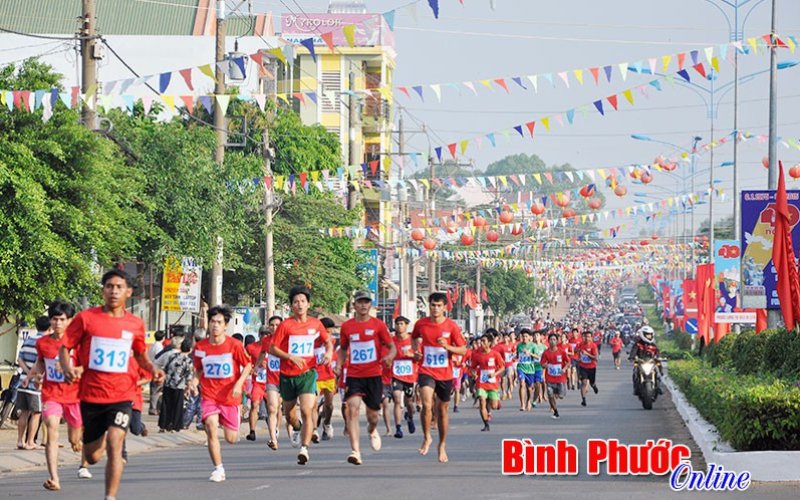Khởi động lại Giải Vô địch qu&ocirc;́c gia Việt dã leo núi &ldquo;Chinh phục đỉnh cao Bà Rá&rdquo; l&acirc;̀n thứ 28, năm 2023
