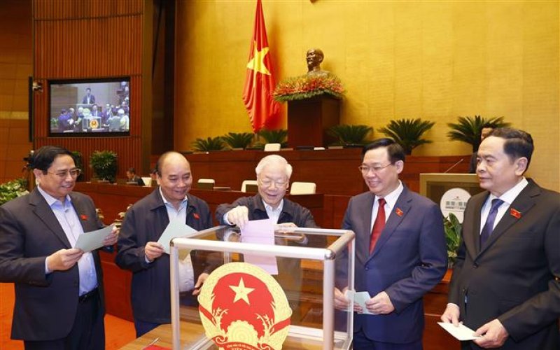 Kỳ họp thứ tư, Quốc hội khóa XV: Quốc hội bỏ phiếu miễn nhiệm một số chức danh