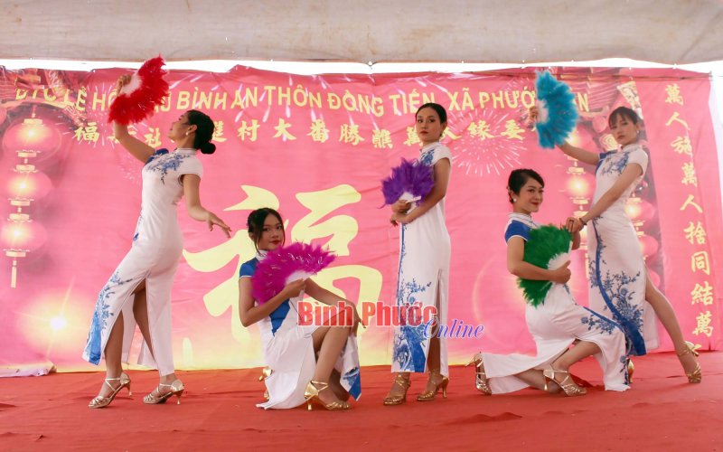 Người Hoa ở Ph&uacute; Riềng vui mừng với lễ hội Tả T&agrave;i Ph&aacute;n