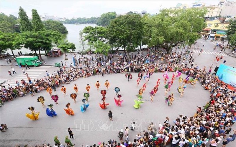 Nhiều hoạt động văn h&oacute;a, thể thao kỷ niệm 68 năm Ng&agrave;y Giải ph&oacute;ng Thủ đ&ocirc;