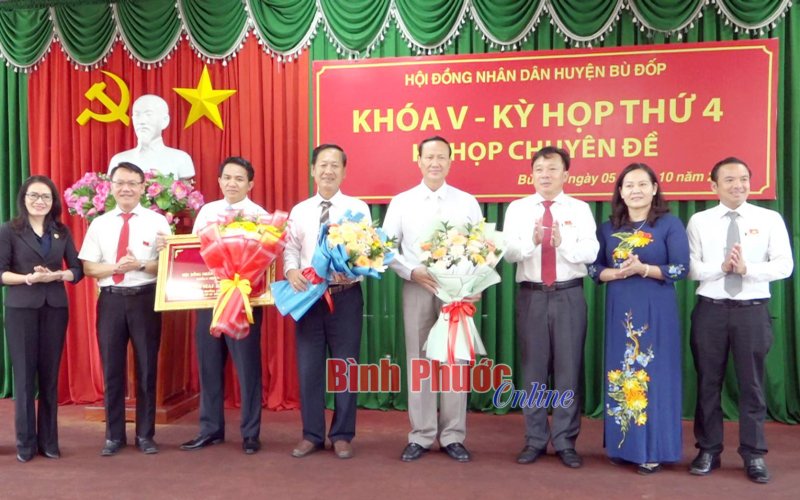 Ông Lê Quang Oanh được bầu giữ chức Chủ tịch UBND huyện Bù Đốp 