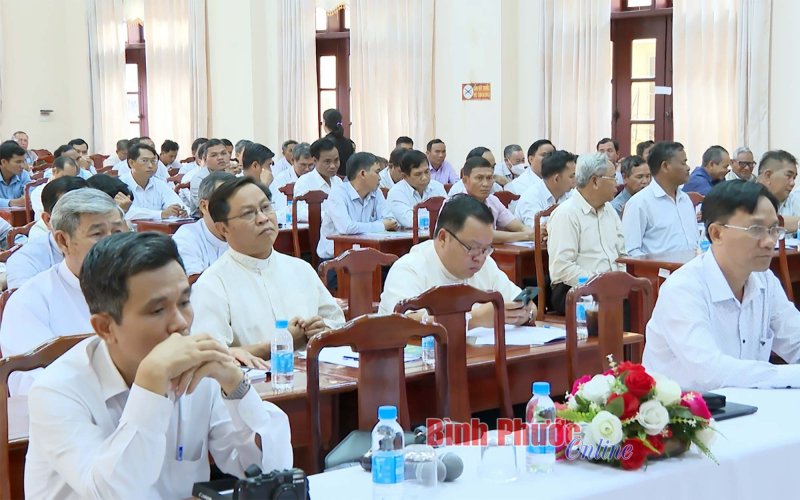 Phổ biến pháp luật về tín ngưỡng, tôn giáo cho chức sắc, chức việc đạo Công giáo, Tin lành