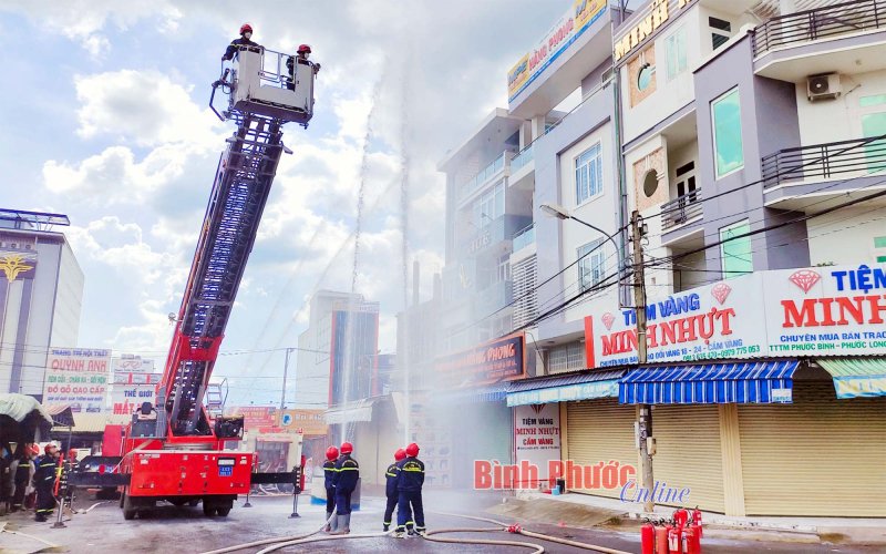 Phước Long diễn tập chữa cháy và cứu nạn, cứu hộ