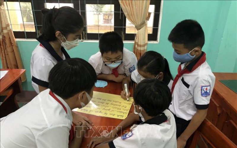 Quan tâm tới trẻ em gái trong bối cảnh mất cân bằng giới tính khi sinh