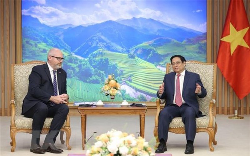 Thủ tướng tiếp Bộ trưởng phụ trách Thương mại và Sản xuất Australia