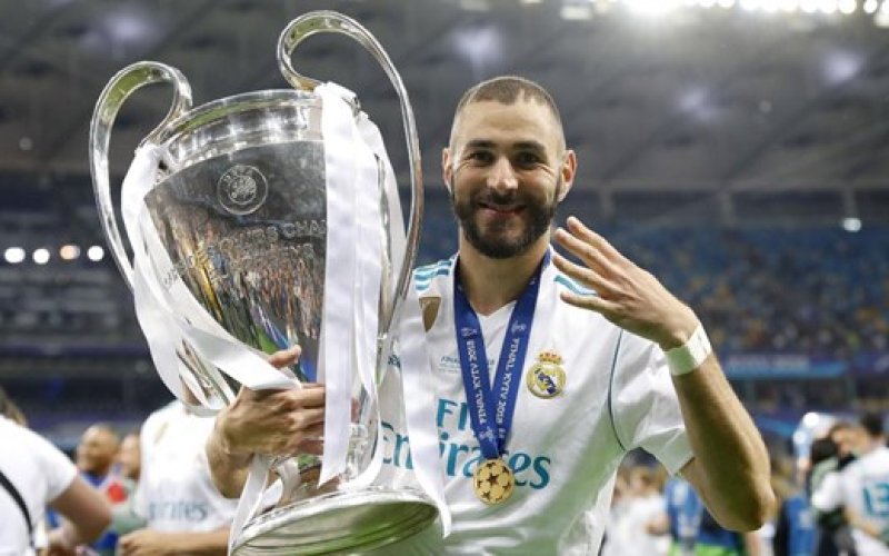 Tiền đạo Karim Benzema giành danh hiệu Quả bóng Vàng 2022