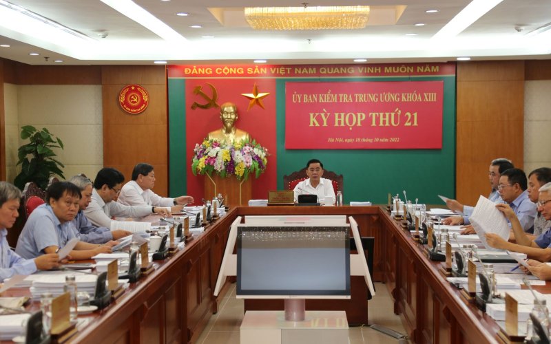 Ủy ban Kiểm tra Trung ương đề nghị Bộ Chính trị xem xét, thi hành kỷ luật Ban cán sự đảng Bộ Giáo dục và Đào tạo