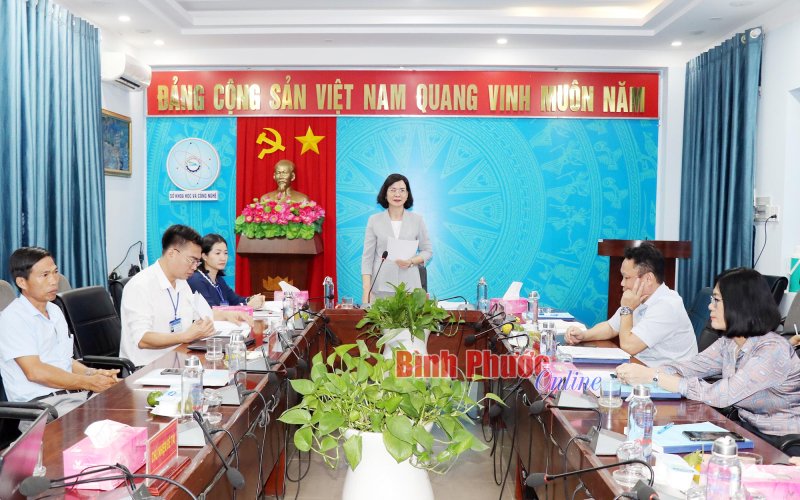 Xét chọn tổ chức, cá nhân thực hiện đề tài về sâu bệnh hại trên cây sầu riêng