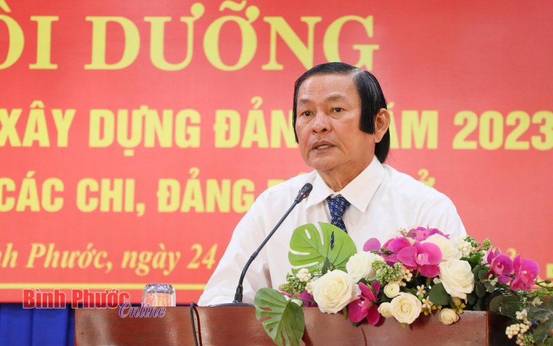 43 học viên được bồi dưỡng nghiệp vụ công tác xây dựng Đảng