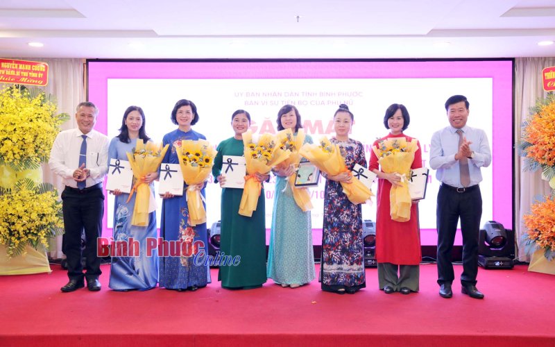 Ấm áp chương trình gặp mặt lãnh đạo nữ thuộc diện Ban Thường vụ Tỉnh ủy quản lý