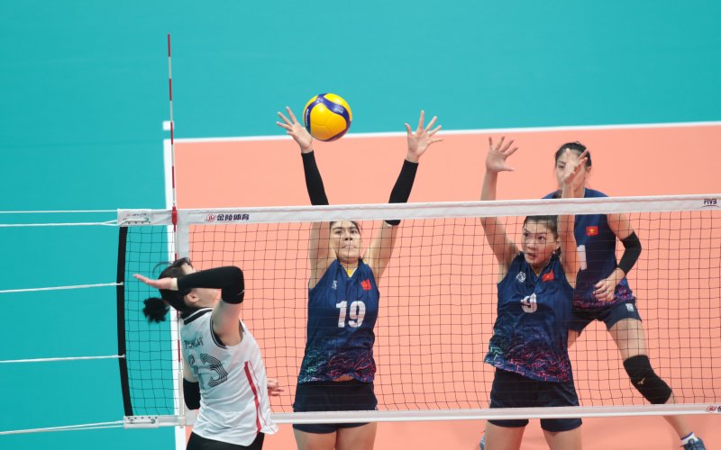 ASIAD 19: Bóng chuyền nữ Việt Nam tiếp tục tái thắng Hàn Quốc 