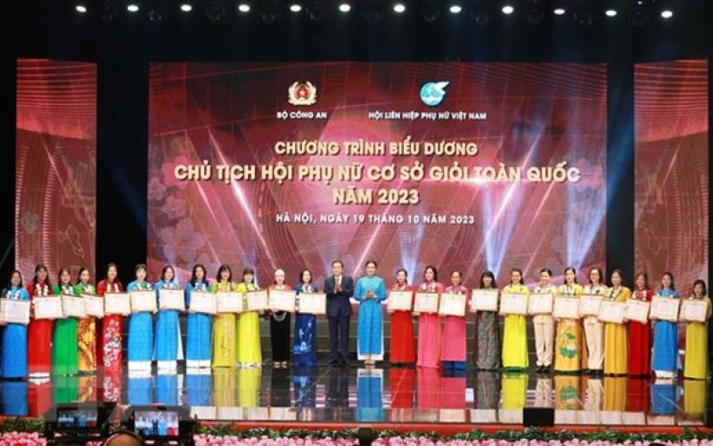 Biểu dương 293 Chủ tịch hội phụ nữ cơ sở giỏi toàn quốc