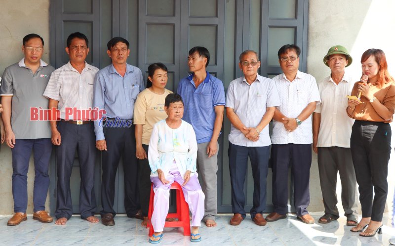 BPTV trao nhà tình nghĩa cho gia đình chính sách tại xã Bình Thắng