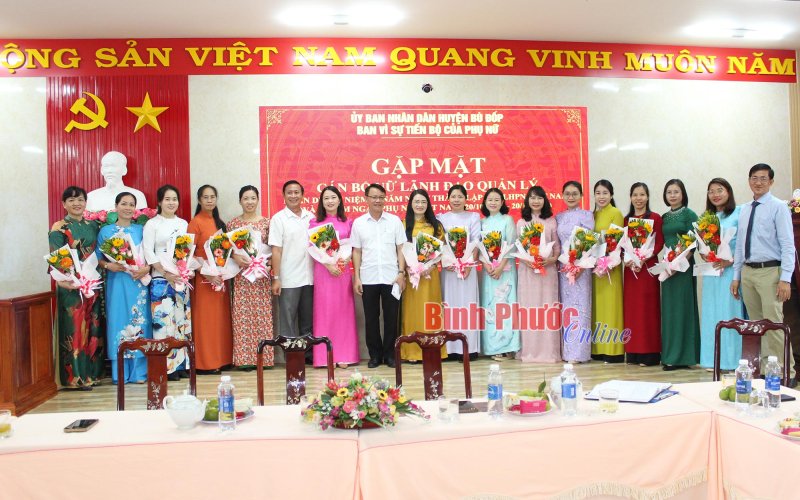 Bù Đốp: Gặp mặt nữ cán bộ chủ chốt nhân dịp 20-10