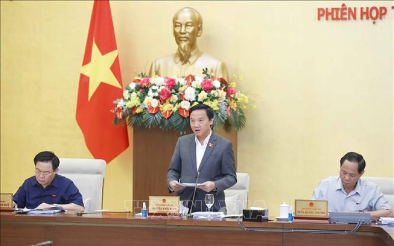 Cải cách tiền lương gắn với nâng cao chất lượng cán bộ, công chức