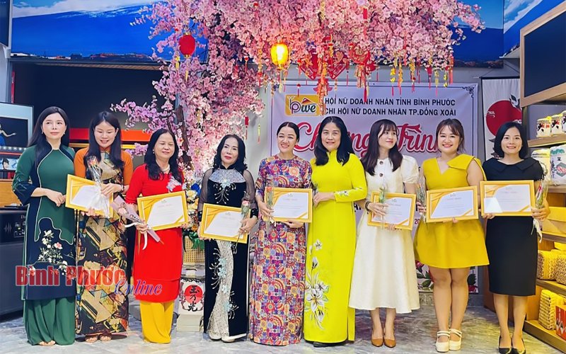 Chi hội nữ doanh nhân thành phố Đồng Xoài kết nạp 22 hội viên mới