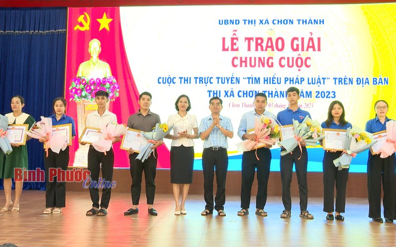 Chơn Thành họp mặt kỷ niệm 1 năm thành lập thị xã 