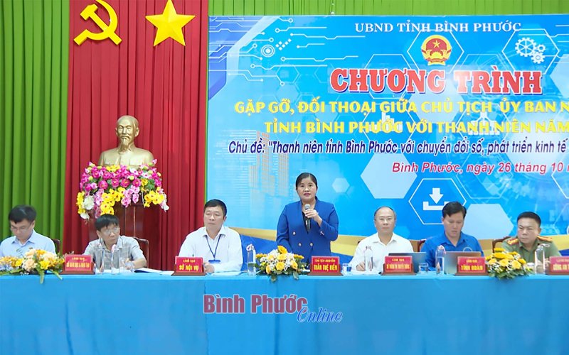 Chủ tịch UBND tỉnh Trần Tuệ Hiền đối thoại với thanh niên