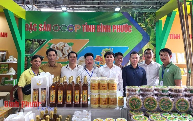 Công ty Cổ phần Hà Mỵ vinh dự bấm nút khai trương tuần lễ OCOP