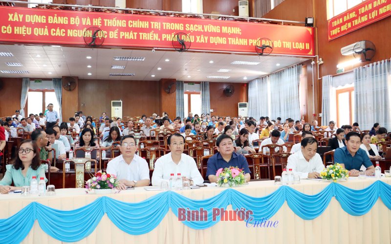 Cử tri Đồng Xoài kiến nghị giải quyết dứt điểm đền bù thực hiện dự án 