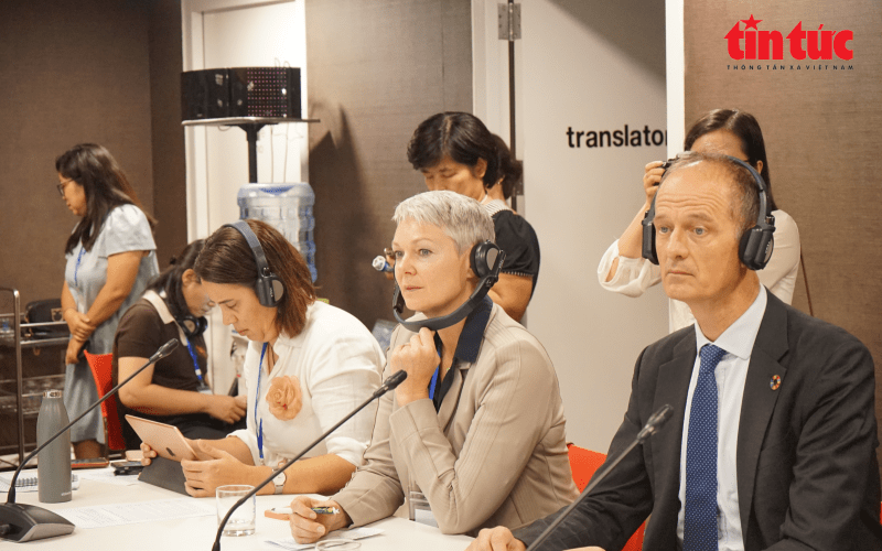 Cung cấp thông tin kịp thời về giới cho báo chí