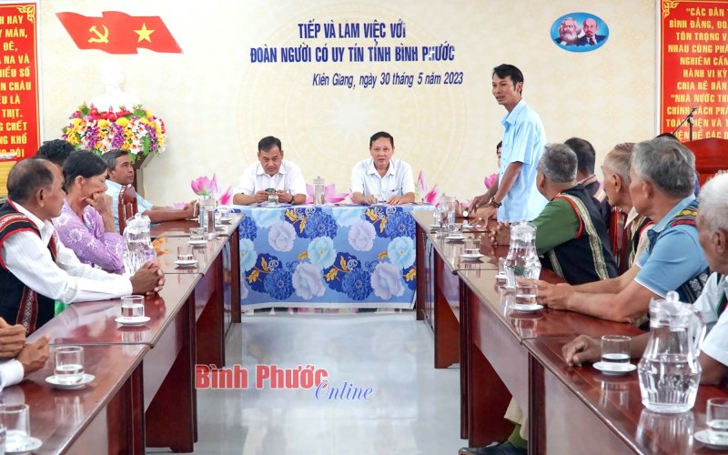 Đồng bào dân tộc thiểu số một lòng tin Đảng