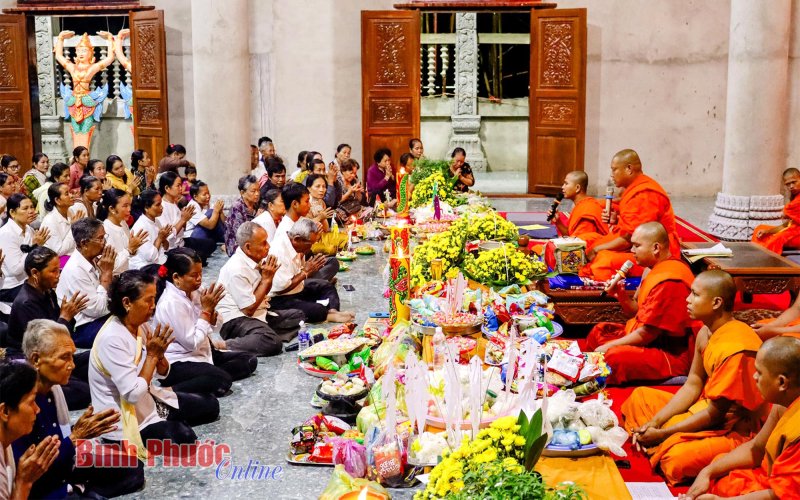 Đồng bào Khmer vui đón lễ Sen Dolta