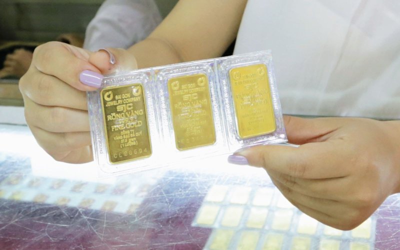 Giá vàng sáng 16-10 giảm theo đà thế giới