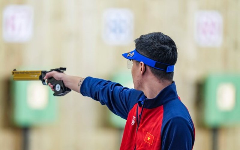 Khen thưởng các huấn luyện viên, vận động viên Đội tuyển Bắn súng