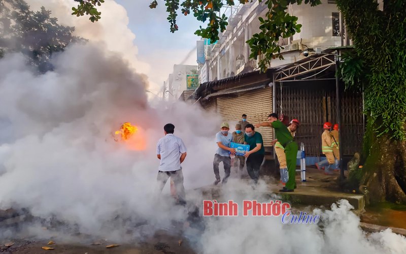 Phước Long: Diễn tập phương án chữa cháy và cứu nạn, cứu hộ