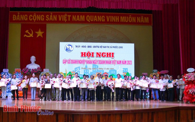 Phước Long gặp mặt gần 200 doanh nghiệp, hợp tác xã, hộ gia đình tiêu biểu