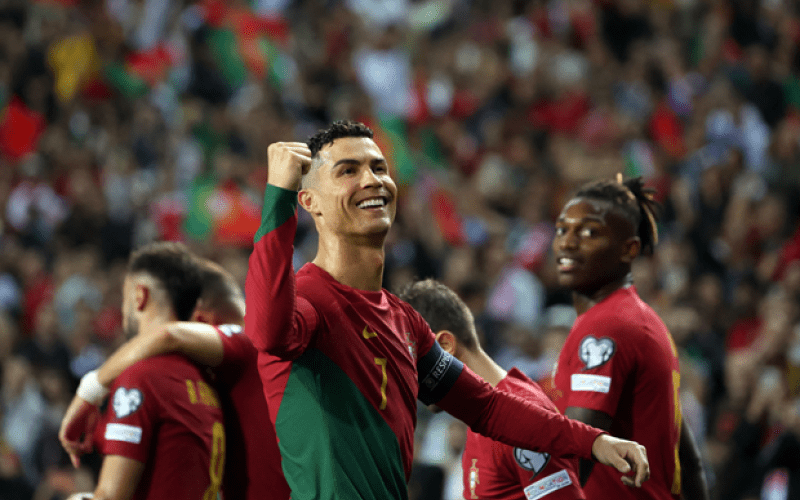 Ronaldo lập thêm kỳ tích chưa từng có trong lịch sử bóng đá