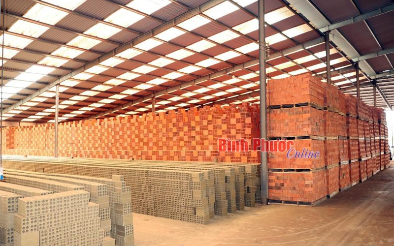 Sản xuất gạch “tắc” đầu ra